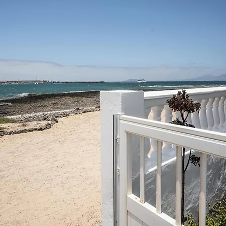 Villa La Maja Beachfront Corralejo Exterior photo